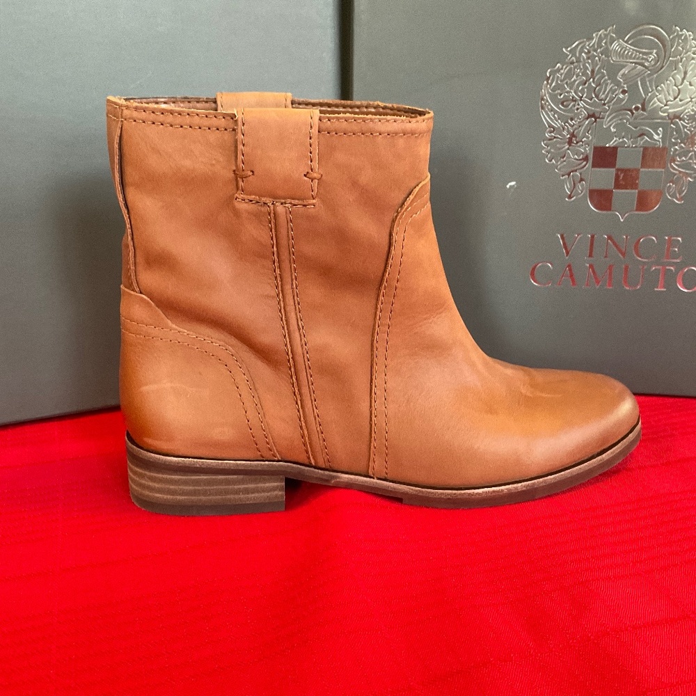 NIB Ladies Vince Camuto RUTY Oregon Rust  Leather Ankle Boots 6 1/2